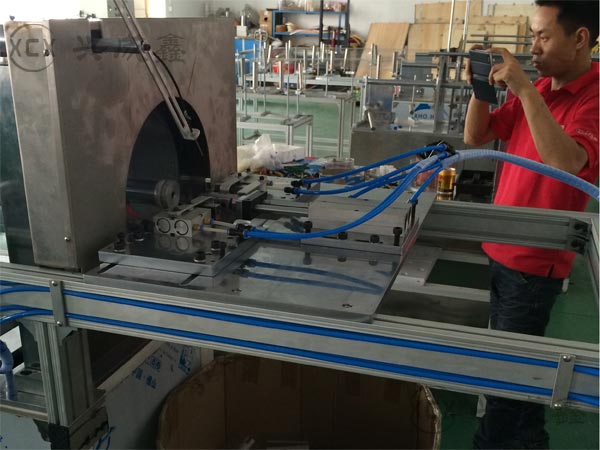 加大型全自動(dòng)圓筒成型機(jī)