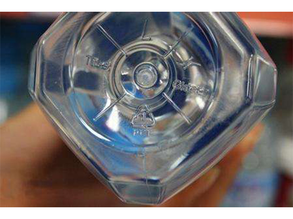 你喝水的杯子有毒嗎？關(guān)于塑料包裝底部數(shù)字的含義